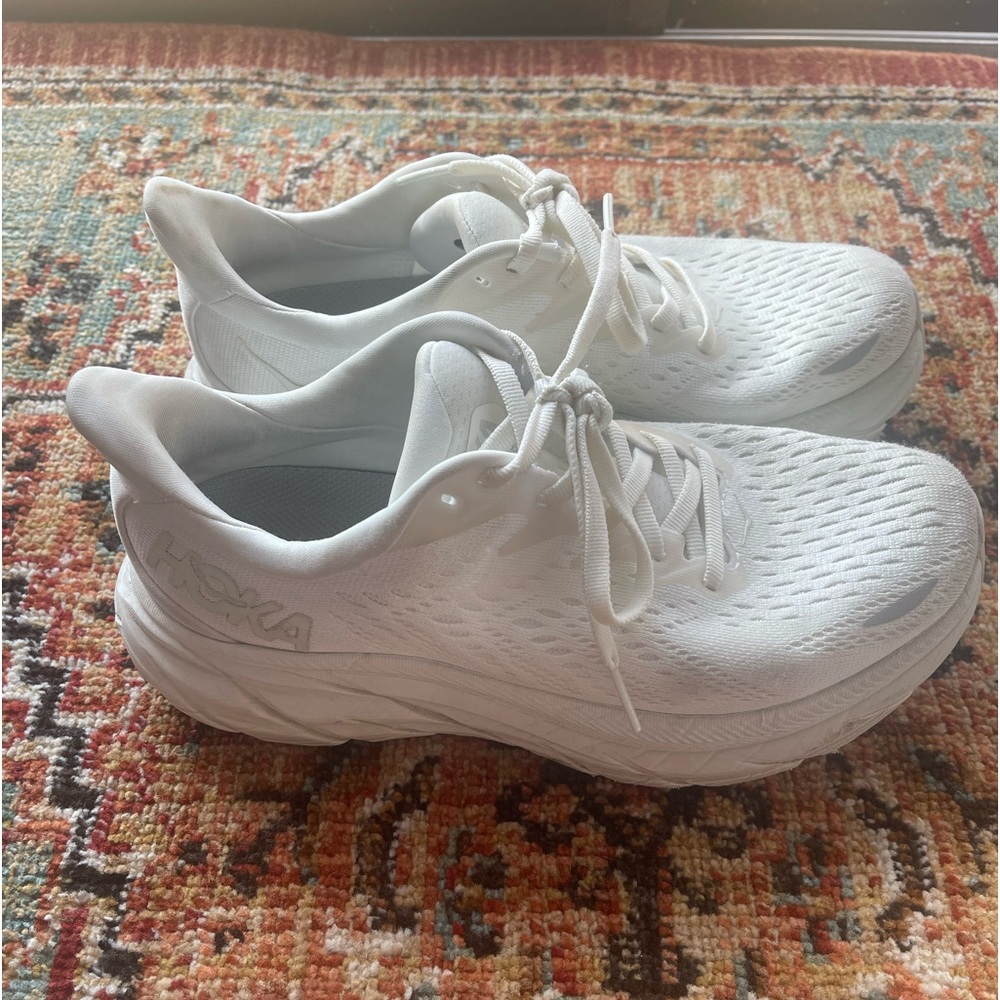 Hoka Clifton 8 women’s size 6 White